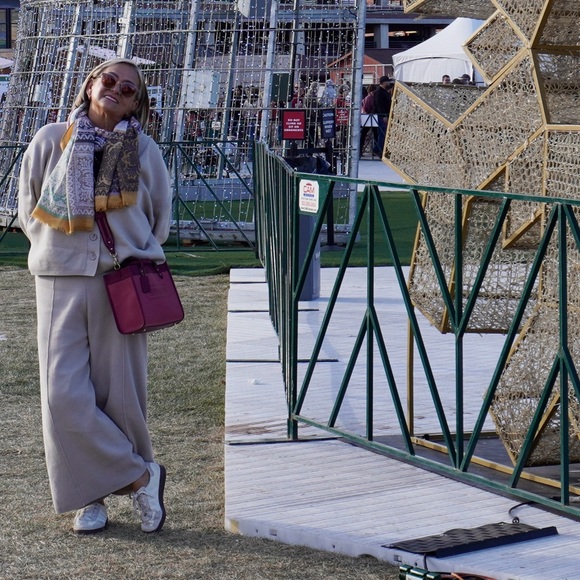 Meet your Posher, Cuty - Picture 1 of 3